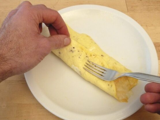 Easy Microwave Omelet Recipe | Fast Beginner-Friendly Eggs